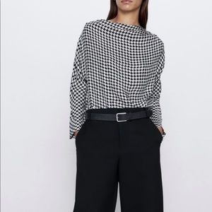 Brand new Zara blouse, size   XS
